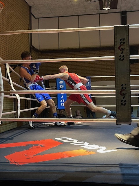 Boksavond zoals vanouds in Zwartewaal