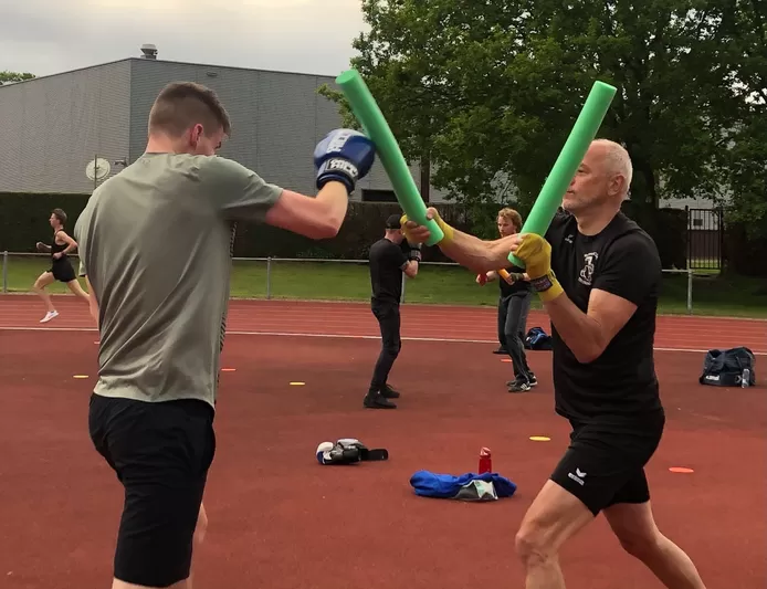 ED.nl: lopergroep helpt boksclub, boksclub helpt lopergroep