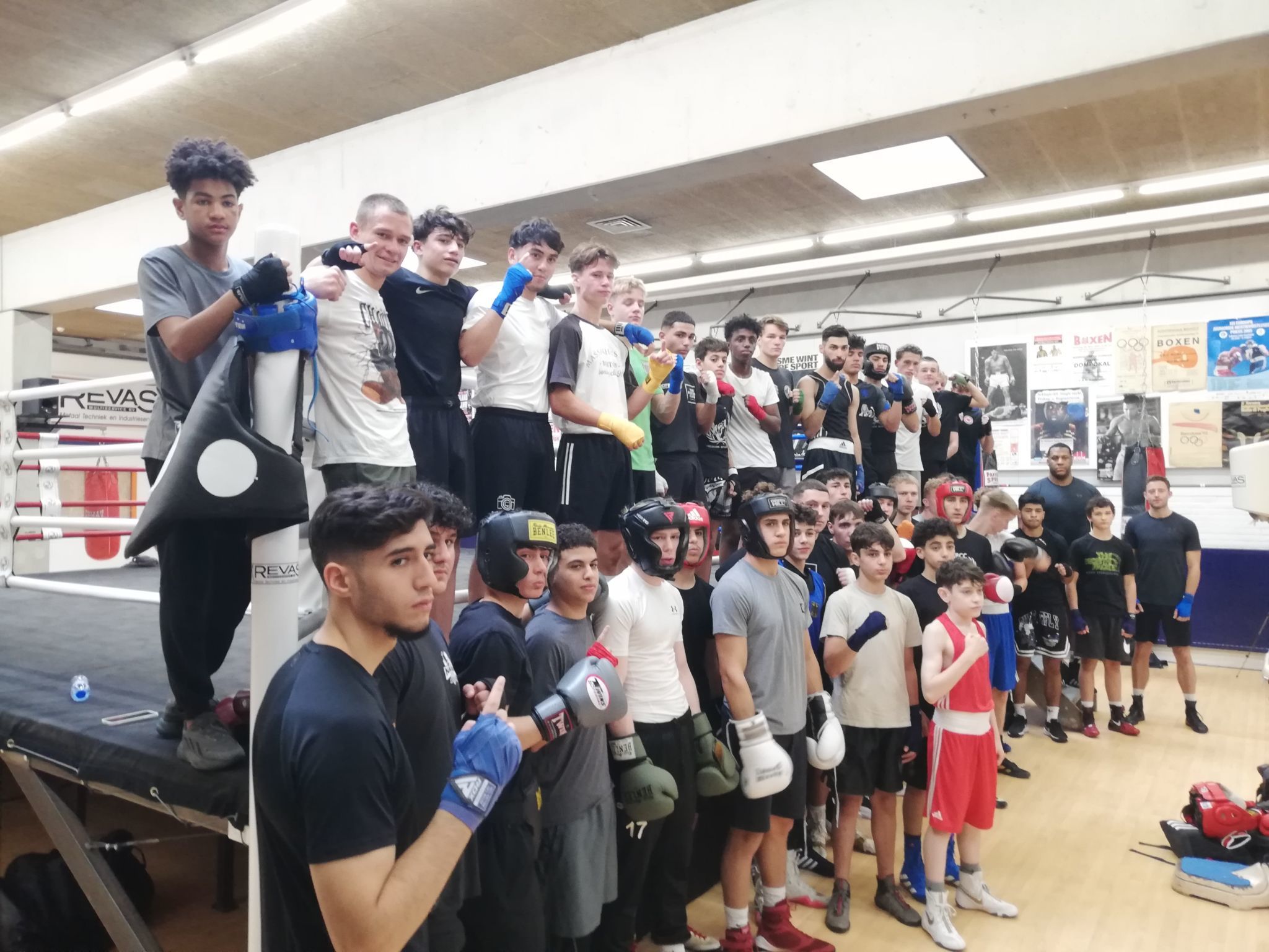 50 boksers bij Jongerensparring bij ABCC Apeldoorn