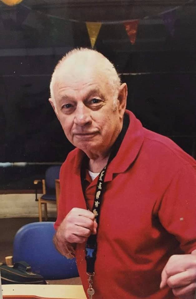 In Memoriam: Moos ¨De Stoommachine¨ Linnemann