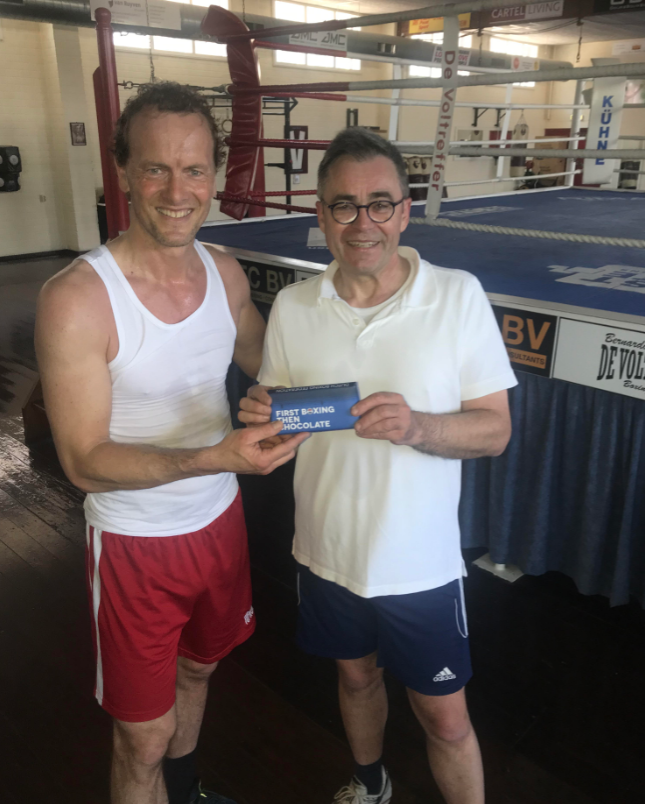 Boksbond steekt bedreigde burgemeester Wienen een hart onder de riem!