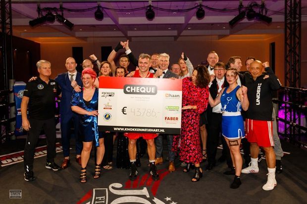 Boksgala Knokken met je Hart levert geweldig bedrag op voor goed doel